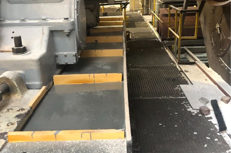 Bodenplatte wird mit Holzbalken vorbereitet