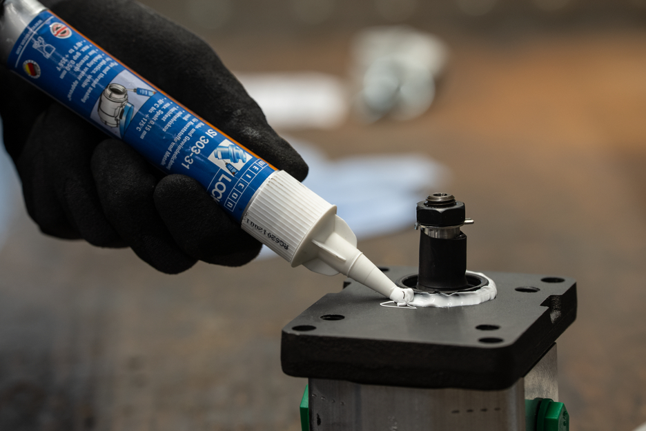WEICONLOCK® SI 303-31 Pipe and thread sealing | low strength, high viscosity, ISEGA-certified