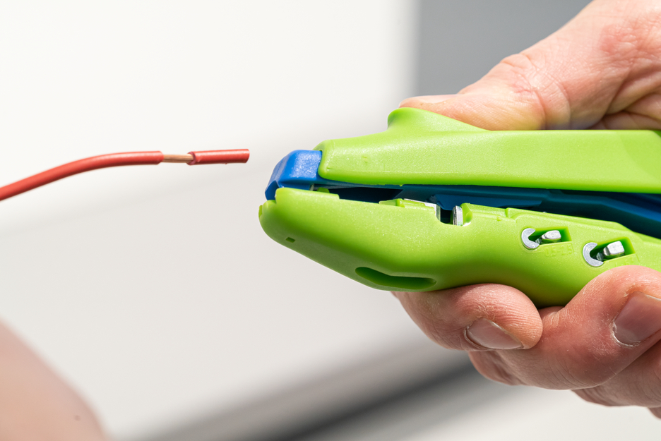 Duo-Crimp No. 300 Green Line | Stripping tools made from up to 97% renewable raw materials I for stripping and crimping I working range 0,5 mm² - 6,0 mm²