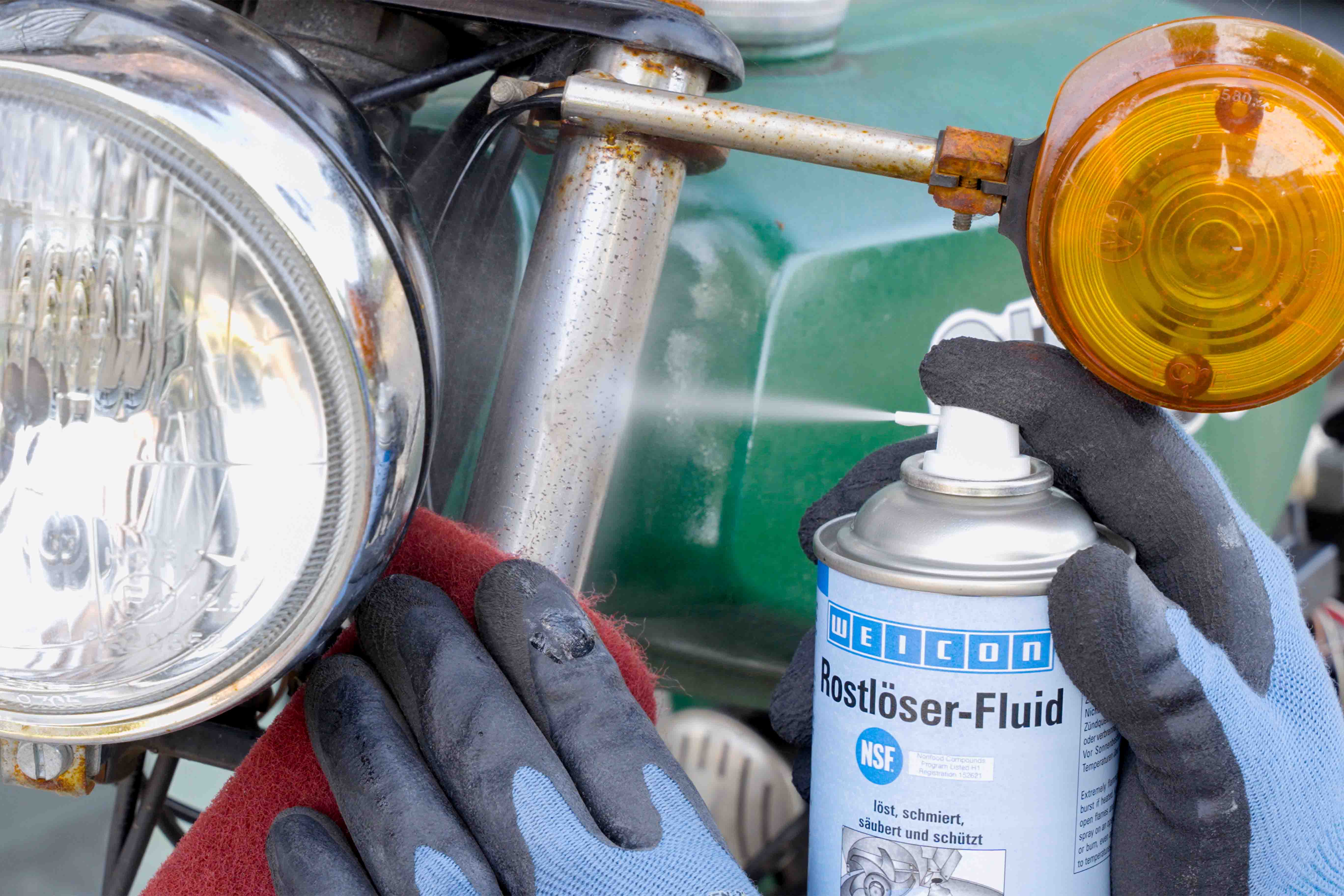 Flugrost am Mofa entfernen mit Weicon Rostlöser-Fluid