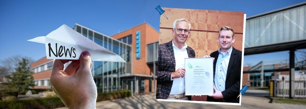 Pressemeldung_VTH Lieferant des Jahres 2021_Weicon Collage von Weicon Gebäude im Sommer, ein Hand hat einen Papierflieger in der hat auf dem "News" steht, daneben ist ein Bild auf dem 2 Männer eine Urkunde in der Hand halten und in die Kamera lachen