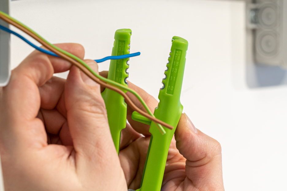 Multi-Stripper No. 400 Green Line | Abisolierwerkzeuge aus bis zu 97 % nachwachsenden Rohstoffen, Multifunktions-Entmanteler, Arbeitsbereich Abisolieren 0,5 - 6,0 mm² / Entmanteln 8 - 13 mm Ø