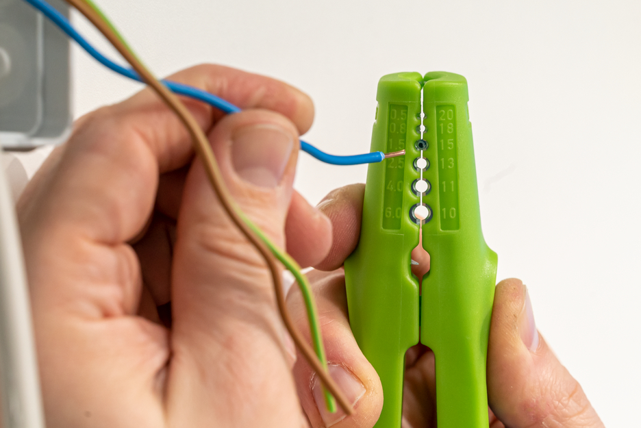 Multi-Stripper No. 400 Green Line | Abisolierwerkzeuge aus bis zu 97 % nachwachsenden Rohstoffen, Multifunktions-Entmanteler, Arbeitsbereich Abisolieren 0,5 - 6,0 mm² / Entmanteln 8 - 13 mm Ø