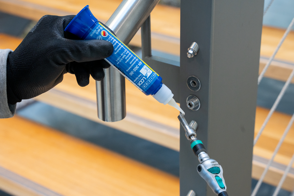 WEICONLOCK® AN 302-50 Locking of Threads and Stud Bolts | high strength, medium viscosity