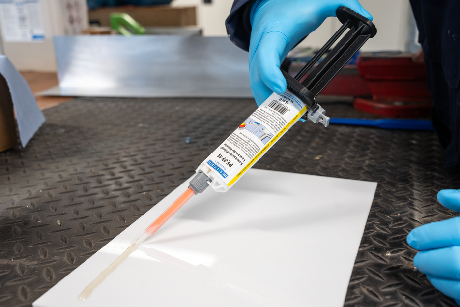 Easy-Mix PE-PP 45 | Kunstruktions-Klebstoff auf Methylacrylatbasis für spezielle Kunststoffe