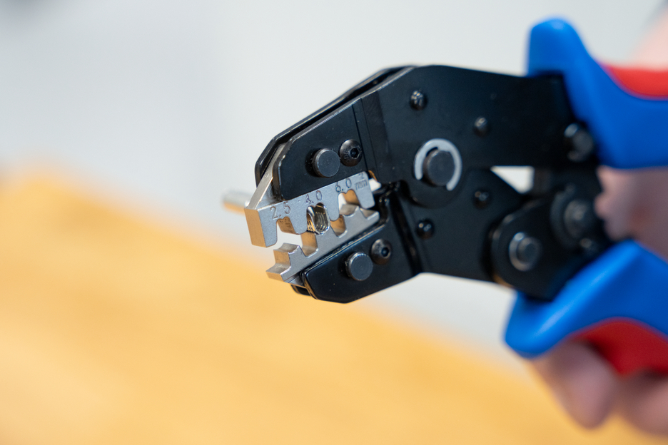 Crimp tool MULTI
 | for crimping MC4 connectors/insulated wire end ferrules/insulated cable lugs