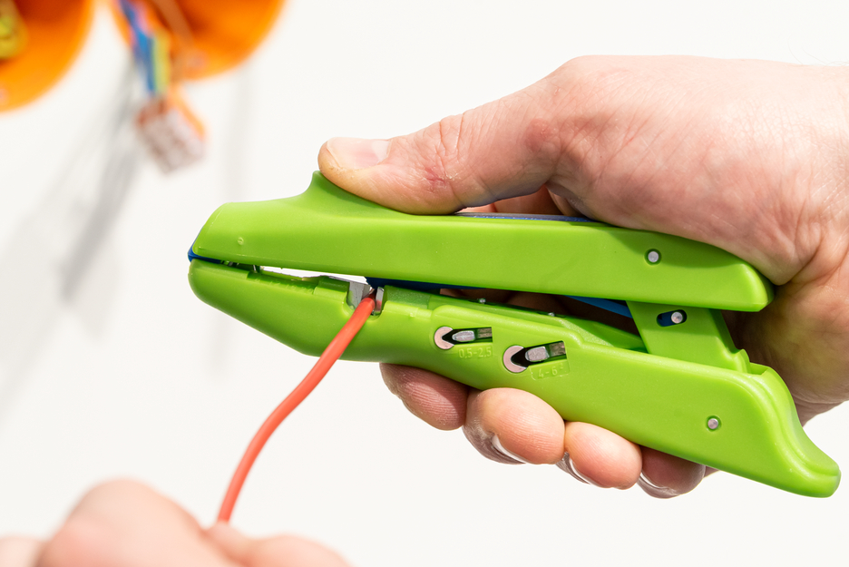 Duo-Crimp No. 300 Green Line | Stripping tools made from up to 97% renewable raw materials I for stripping and crimping I working range 0,5 mm² - 6,0 mm²