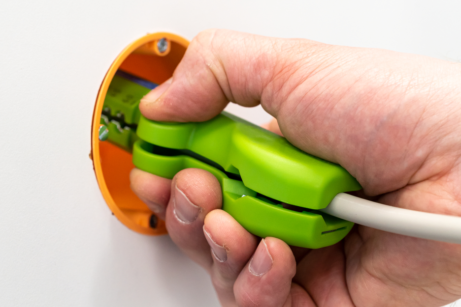 Quadro-Stripper No.16 Green Line | Stripping tools made from up to 97% renewable raw materials I multifunctional stripper, working range stripping 0,5 - 6,0 mm² I skinning 8 - 13 mm Ø
