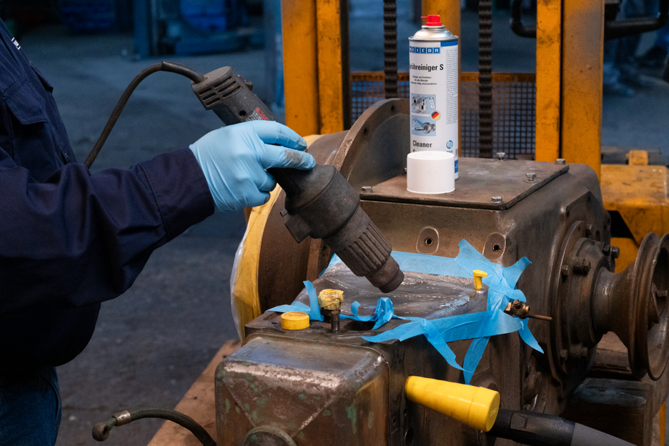 WEICON HB 300 | high-temperature-resistant epoxy resin system for repairs and moulding