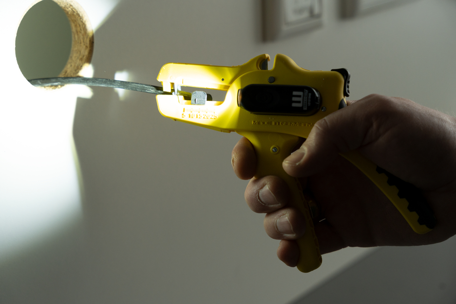 LED Work Light | Drei Helligkeitsstufen sorgen für optimale Sicht und ein sicheres Arbeiten in dunklen Arbeitsumgebungen