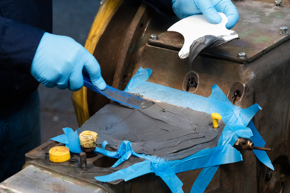 WEICON HB 300 | stahlgefülltes hochtemperaturbeständiges Epoxidharz-System für Reparatur und Formgebung