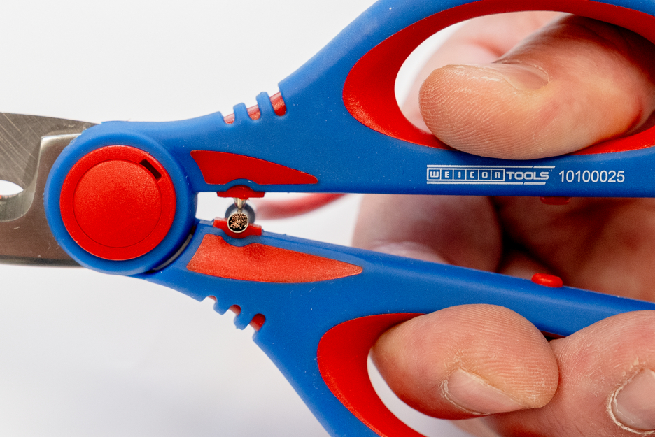 Elektrikerschere XL | großer Griffdurchmesser für kleine und große Hände, um eine maximale Kraftübertragung und sicheres Arbeiten zu ermöglichen