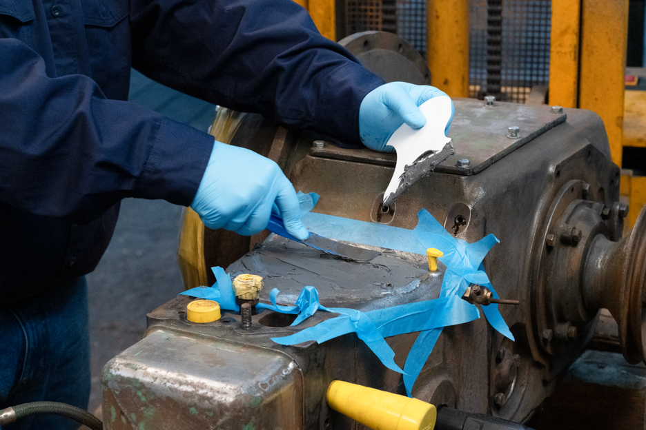 WEICON HB 300 | stahlgefülltes hochtemperaturbeständiges Epoxidharz-System für Reparatur und Formgebung
