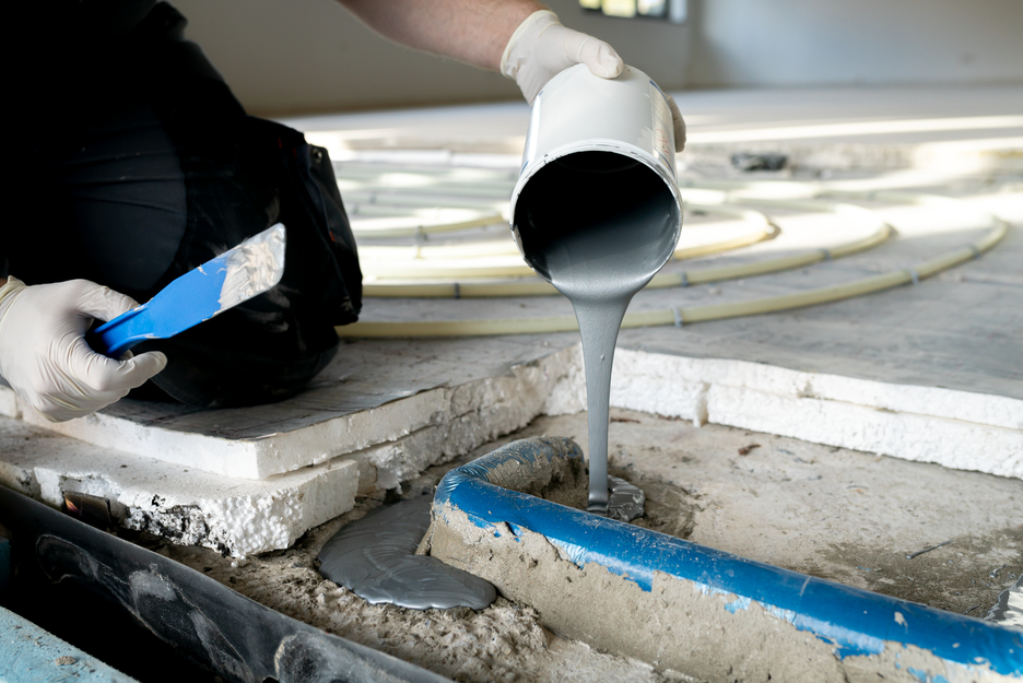WEICON F2 | aluminiumgefülltes Epoxidharz-System für Reparatur und Spaltausgleich