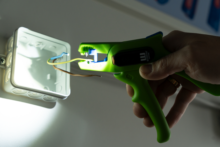 LED Work Light | Drei Helligkeitsstufen sorgen für optimale Sicht und ein sicheres Arbeiten in dunklen Arbeitsumgebungen