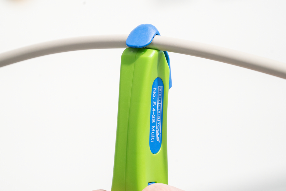 Kabelmesser No. S 4-28 Multi  Green Line | Abisolierwerkzeuge aus bis zu 97 % nachwachsenden Rohstoffen I Arbeitsbereich von 4 - 28 mm Ø I mit integrierter Abisolierfunktion von 0,5 - 6,0 mm²
