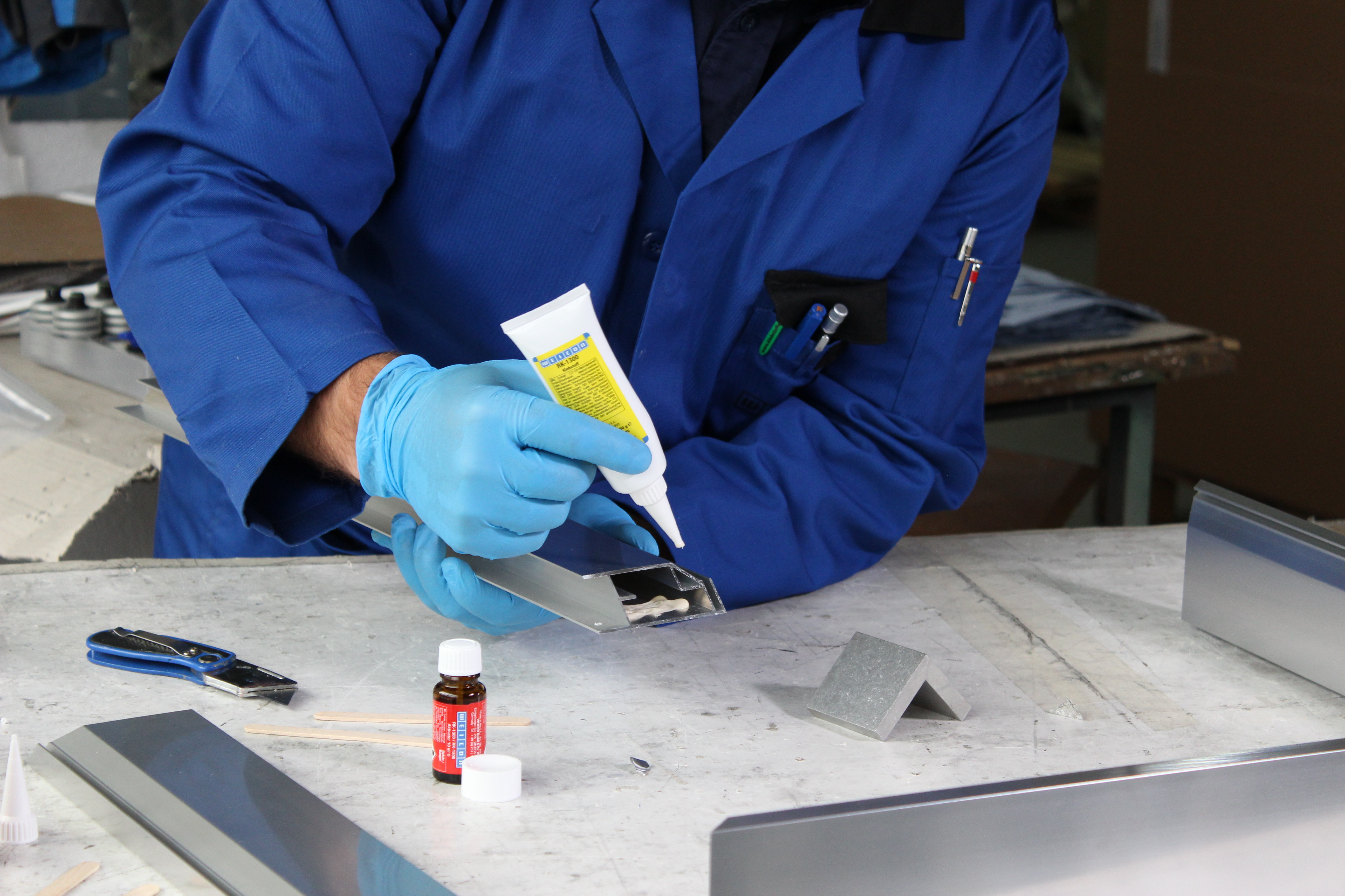 Aluminium-Minutenkleber | Flüssigmetall Epoxidharzklebstoff