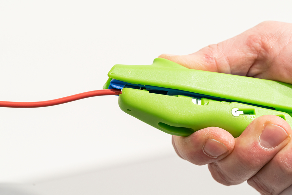 Duo-Crimp No. 300 Green Line | Stripping tools made from up to 97% renewable raw materials I for stripping and crimping I working range 0,5 mm² - 6,0 mm²