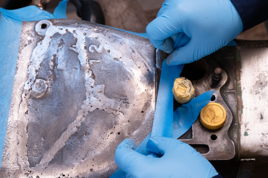 WEICON HB 300 | stahlgefülltes hochtemperaturbeständiges Epoxidharz-System für Reparatur und Formgebung