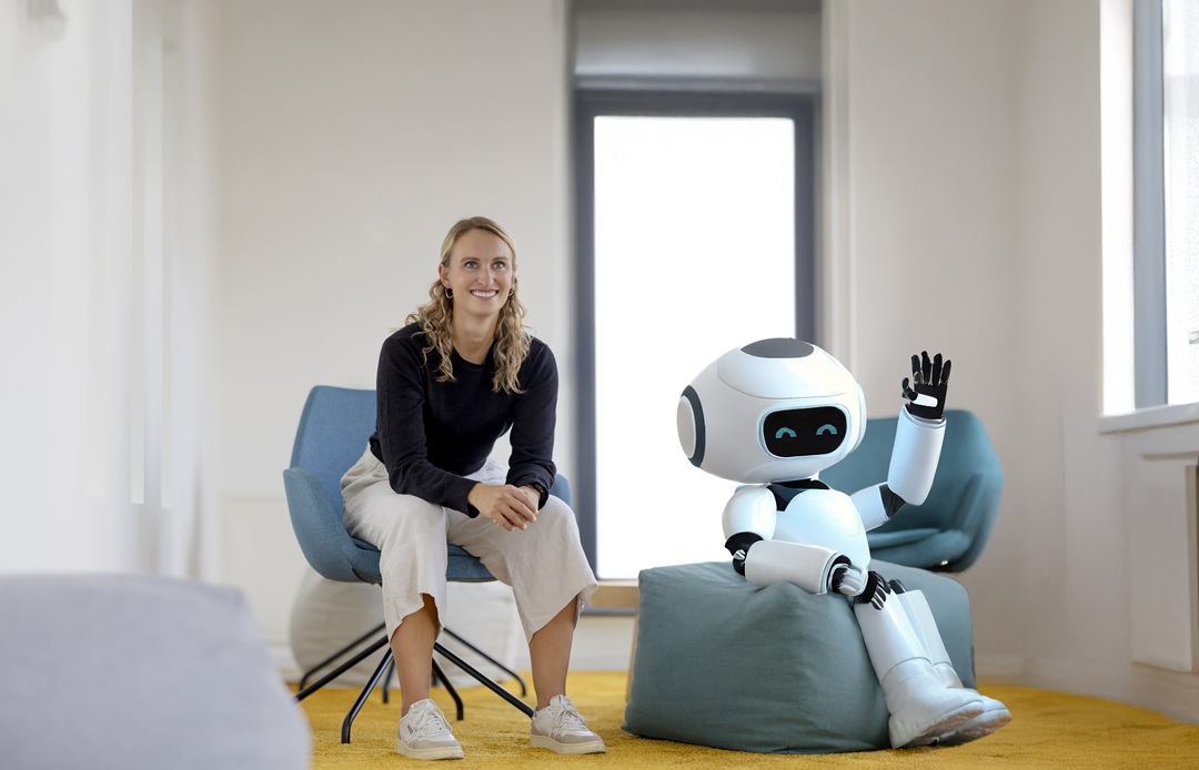 humanoid robot, white robot, black screen, articulated limbs