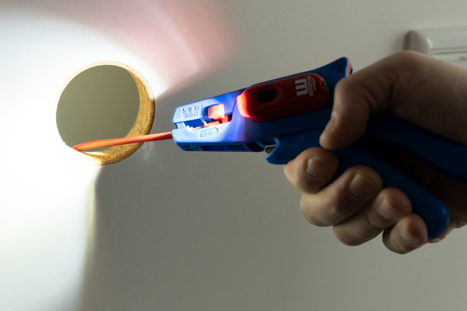 Wire Stripper No. 5 LED Set
 | 2-piece set incl. wire stripper and LED Work Light