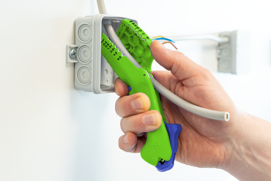 4in1 Kabelmesser F&R Green Line | Abisolierwerkzeuge aus bis zu 97 % nachwachsenden Rohstoffen I für alle gängigen Flachkabel bis zu einer Breite von 18 mm und allen gängigen Rundkabel im Durchmesser von 6-13 mm