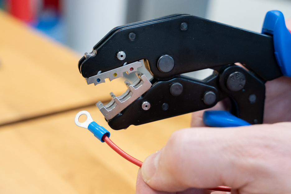 Crimp tool ERGO
 | for crimping MC4 connectors/insulated wire end ferrules/insulated cable lugs