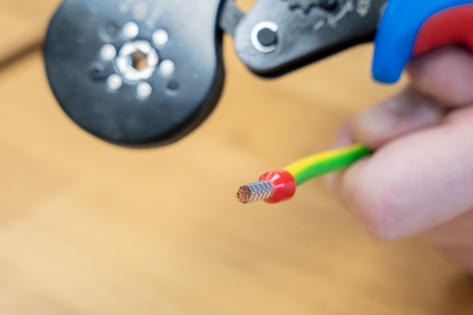 Crimp tool 16mm² HEX
 | hexagonal crimp for easy insertion into round terminals