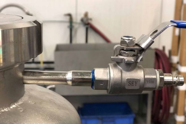 valve, metal connector, pipe, on/off valve, gas cylinder