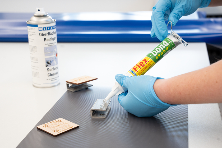 Flex+bond® | dauerelastischer Kleb- und Dichtstoff