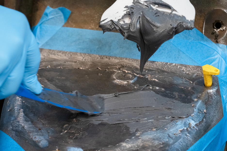 WEICON HB 300 | stahlgefülltes hochtemperaturbeständiges Epoxidharz-System für Reparatur und Formgebung