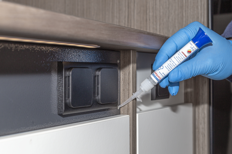 VA 20 Cyanoacrylate Adhesive | instant adhesive for the food sector as well as plastic and rubber