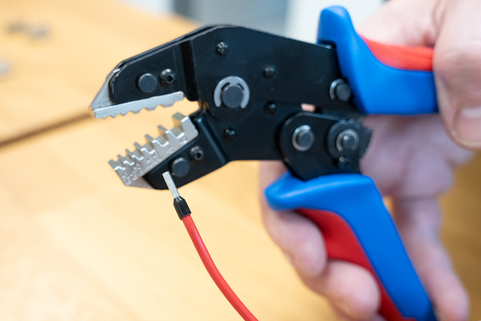 Crimp tool MULTI
 | for crimping MC4 connectors/insulated wire end ferrules/insulated cable lugs