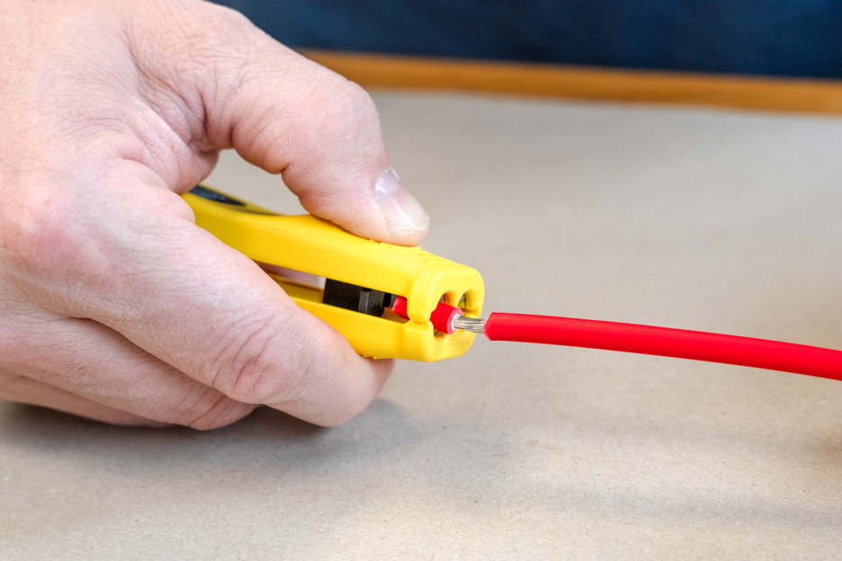 Mini-Solar 4/6 mm² | zum Entmanteln und Abisolieren gängiger Photovoltaik-Kabel mit einem Querschnitt von 4 & 6 mm²