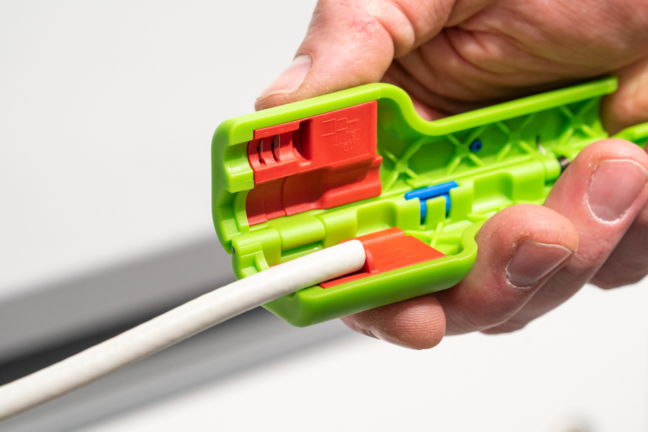 Coax-Stripper No 1 F Plus Green Line - suitable for F-screw connectors  | Sustainable stripping tool I for skinning and stripping coaxial cables incl. untwisting aid