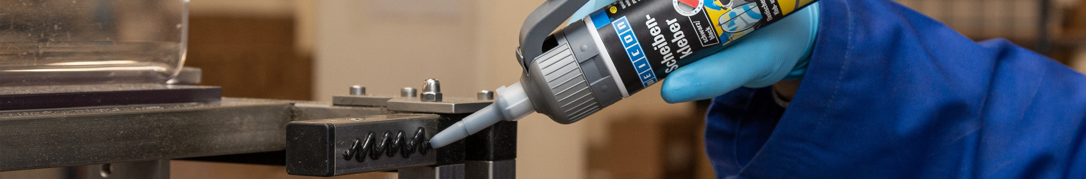 In der Produktion erneuerbarer Energien kommen Klebstoffe zum Einsatz In der Produktion erneuerbarer Energien kommen Klebstoffe zum Einsatz