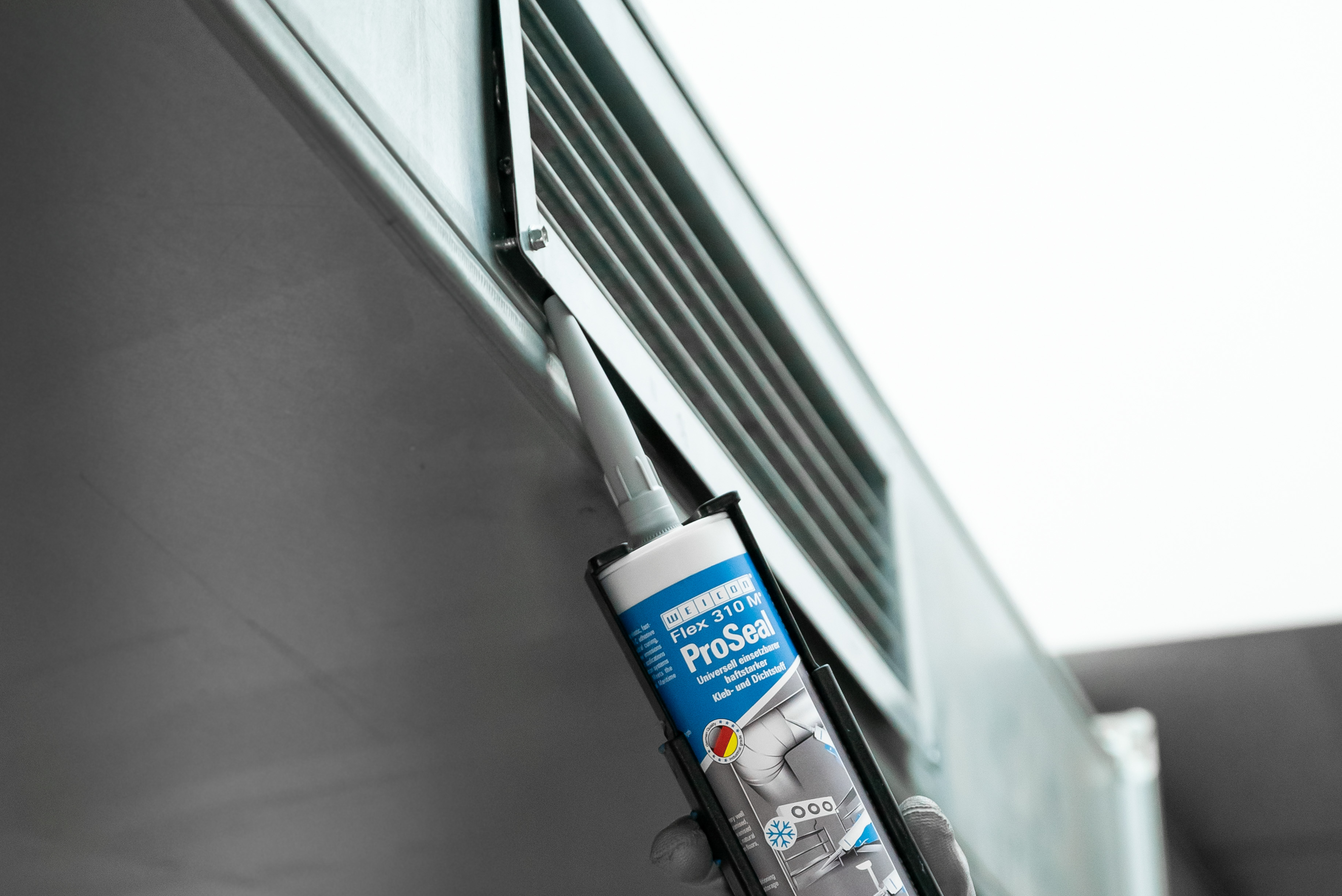 Abdichtung mit Weicon ProSeal an einem Lüftungsschcht