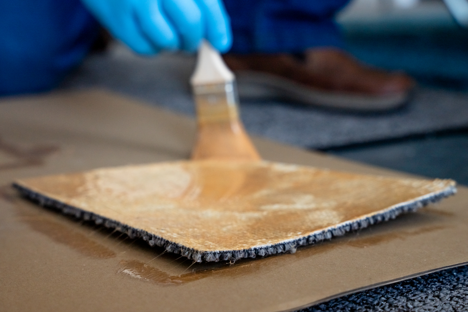 GMK 2410 Contact Adhesive | Contact adhesive for flexible bonding of rubber and metal