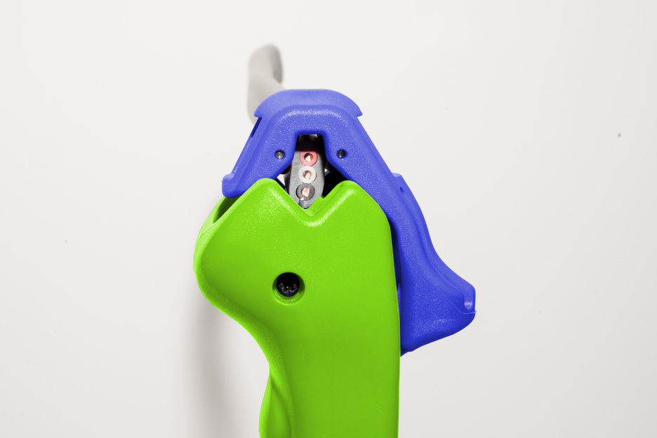 4in1 Kabelmesser F&R Green Line | Abisolierwerkzeuge aus bis zu 97 % nachwachsenden Rohstoffen I für alle gängigen Flachkabel bis zu einer Breite von 18 mm und allen gängigen Rundkabel im Durchmesser von 6-13 mm