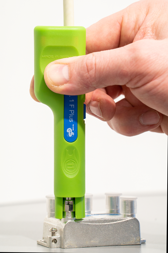 Coax-Stripper No. 1 F Plus Green Line - geeignet für F-Schraubstecker | Abisolierwerkzeuge aus bis zu 97 % nachwachsenden Rohstoffen I zum Entmanteln und Abisolieren von Koaxialkabel inkl. Aufdrehhilfe