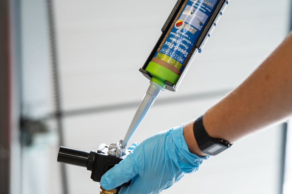 Speed-Flex® | hochviskoser Kleb- und Dichtstoff mit starker Anfangshaftung auf MS-Polymer-Basis