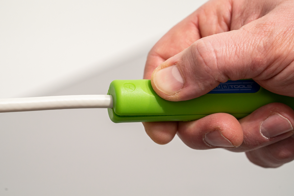 Coax-Stripper No. 2 Green Line | Stripping tools made from up to 97% renewable raw materials I for skinning and stripping coaxial cables I working range 4,8 - 7,5 mm Ø